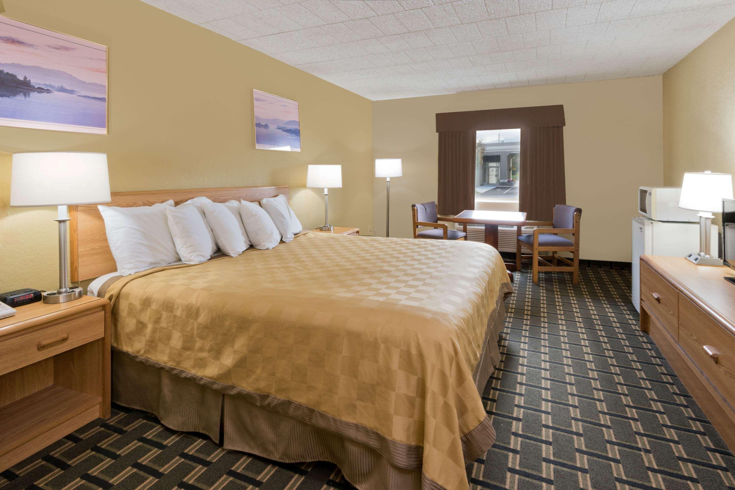 Days Inn By Wyndham Batavia Darien Lake Theme Park Buitenkant foto