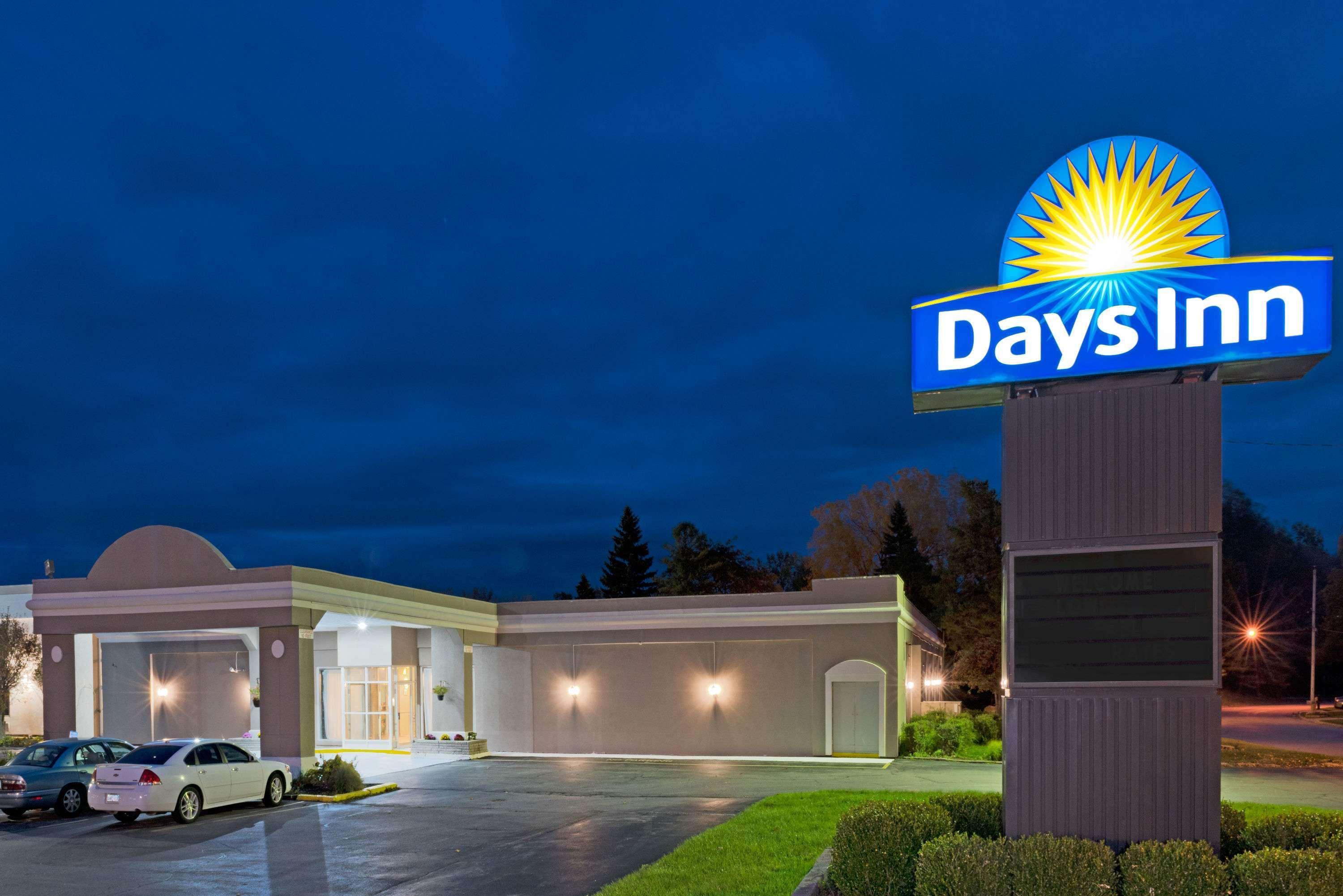 Days Inn By Wyndham Batavia Darien Lake Theme Park Buitenkant foto