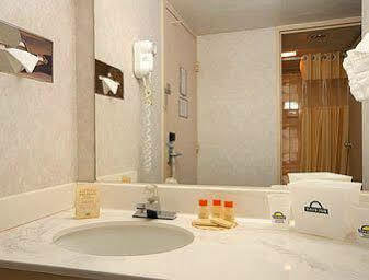 Days Inn By Wyndham Batavia Darien Lake Theme Park Buitenkant foto